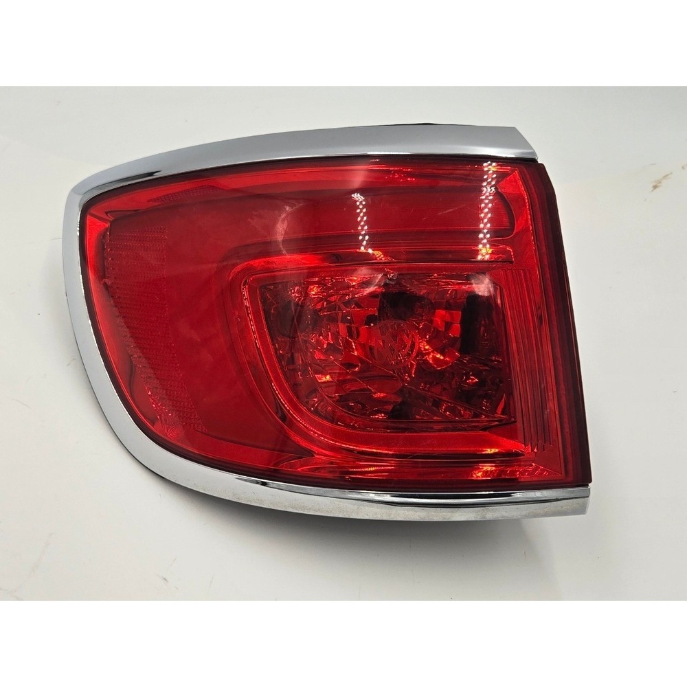 2013-2017 Buick Enclave LH Driver Outer Tail Light Stop Lamp OEM 23507295